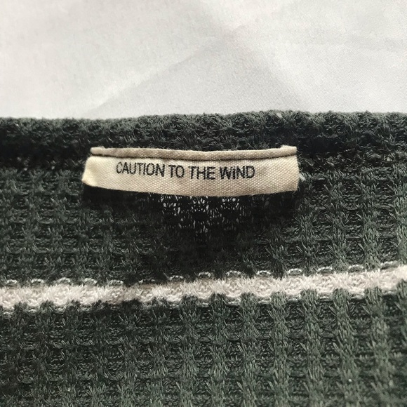 Crop Tops - Picture 3 of 4